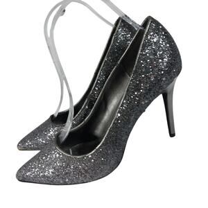 NWOT-1 SHOW! MICHAEL KORS! MOONLIGHT SILVER GLITTER CLASSIC HEELS/PUMPS! SZ 7.5M